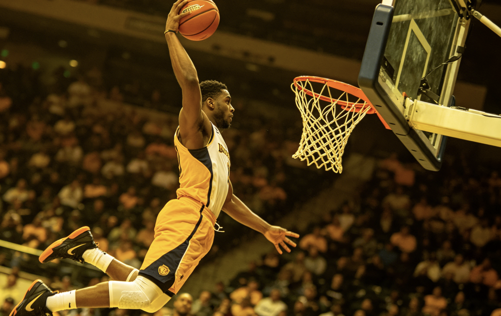 耐克体育品牌合作
